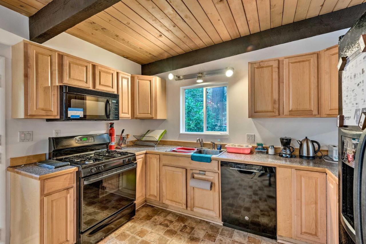 Updated 1970S Island Bungalow, 8 Miles To Seattle! Villa Mercer Island Buitenkant foto